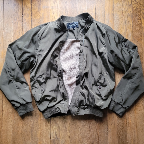 Green Bomber Jacket 🧶 - Picture 2 of 11